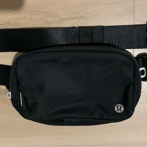 *Like New* Lululemon Belt Bag